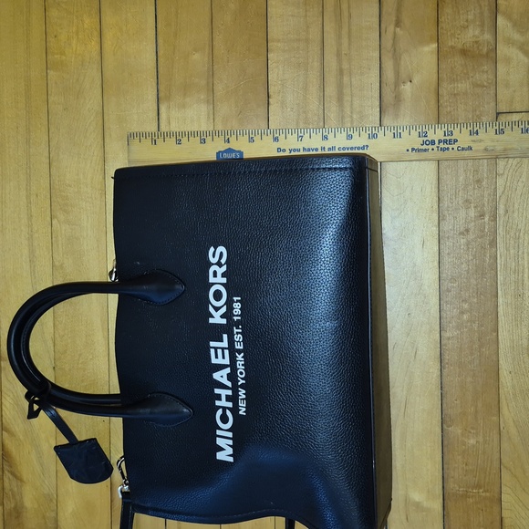 Michael Kors Black Leather Mirella Tote Bag-pre-loved! - Picture 13 of 14